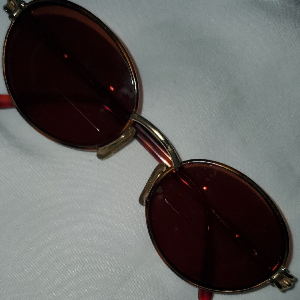 Vintage (Prescription) Gucci Gold and Red Oval Sunglasses - Picture 4 of 9